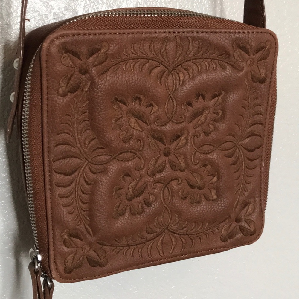 Square Crossbody